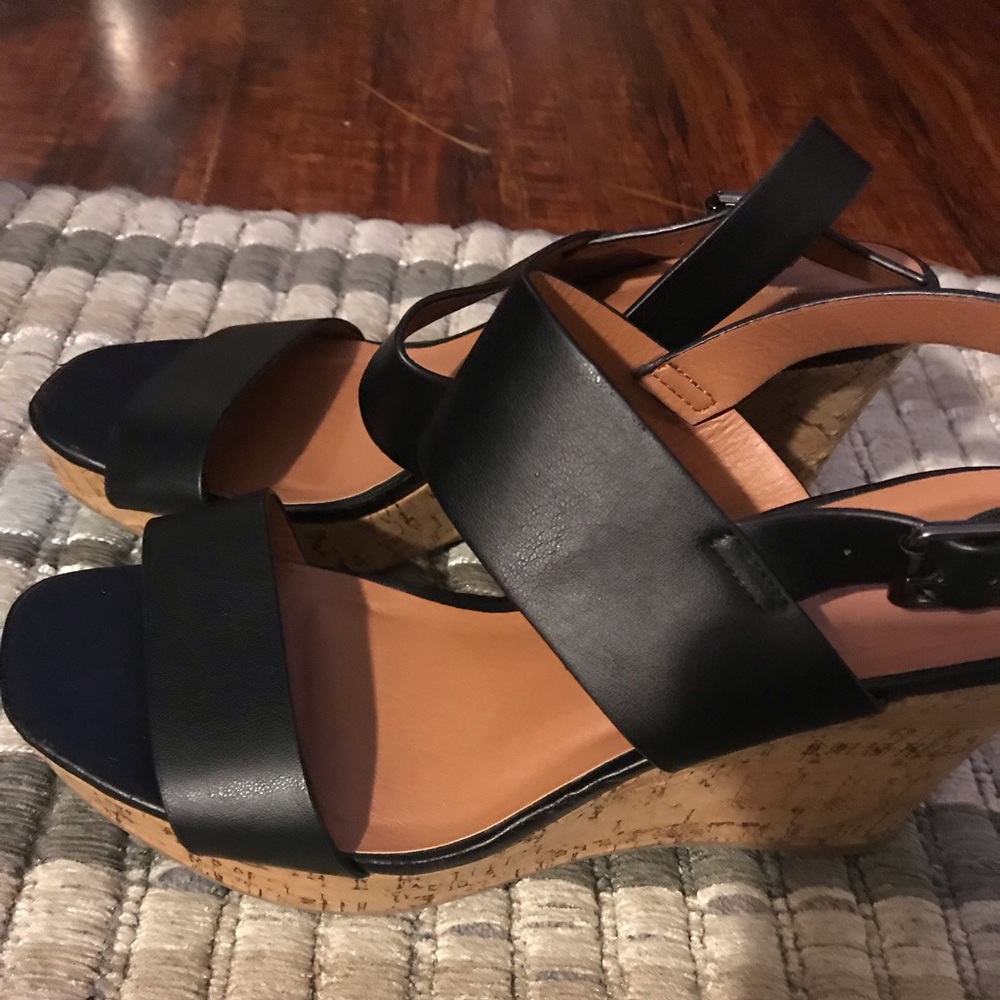 Size 8 wild diva wedge sandal.